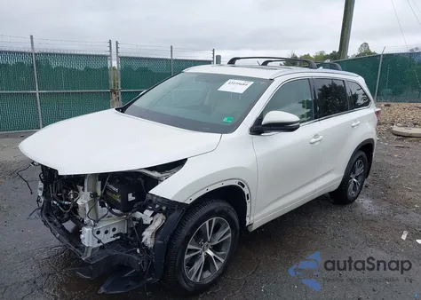 2016 Toyota Highlander Xle V6 z USA, uszkodzony, nr VIN 5TDJKRFH3GS306889